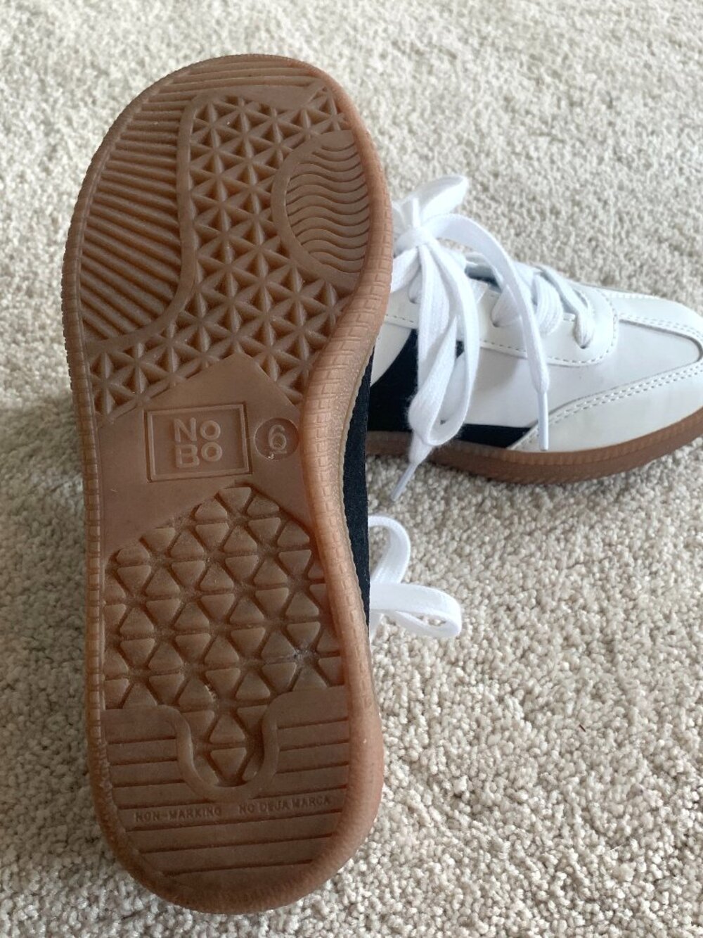 No Boundaries Women's Lace Up Sport Sneakers, Size 6 - Picture 3 of 8